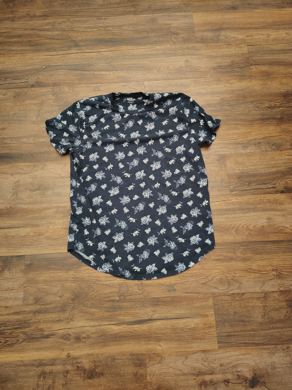 Hollister Black Short-Sleeve Floral Tee